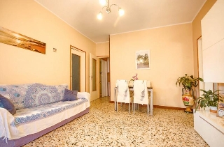 zoom immagine (Appartamento 80 mq, soggiorno, 2 camere, zona Cireggio)