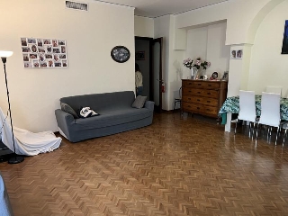zoom immagine (Appartamento 150 mq, soggiorno, 3 camere, zona Rovigo)
