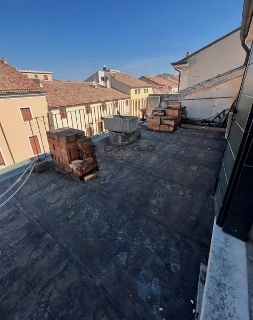 zoom immagine (Attico 210 mq, soggiorno, 3 camere, zona Prato della Valle)
