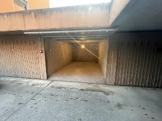 zoom immagine (Garage 15 mq, zona Pomari)