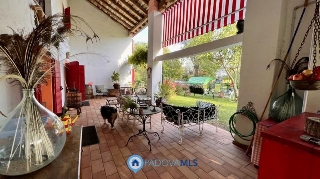 zoom immagine (Rustico 190 mq, soggiorno, 4 camere, zona Piazzola Sul Brenta)
