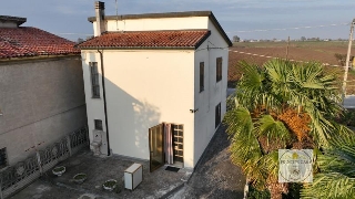 zoom immagine (Casa singola 100 mq, soggiorno, 2 camere, zona Vescovana)