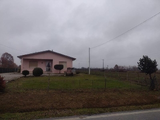 zoom immagine (Casa singola 130 mq, soggiorno, 3 camere, zona Borgoricco)