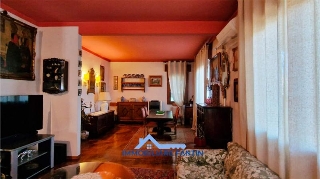 zoom immagine (Villa, soggiorno, 4 camere, zona Ghirada)