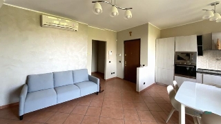 zoom immagine (Appartamento 77 mq, soggiorno, 2 camere)