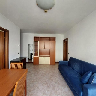 zoom immagine (Appartamento 85 mq, soggiorno, 2 camere, zona Viale Crispi)