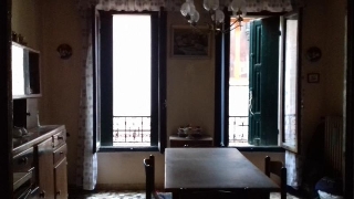 zoom immagine (Casa singola 100 mq, soggiorno, 2 camere, zona Santa Croce)