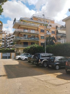 zoom immagine (Appartamento 93 mq, soggiorno, 2 camere, zona Torrevecchia)