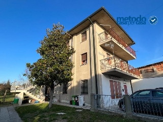 zoom immagine (Appartamento 74 mq, soggiorno, 2 camere, zona Grignano Polesine)