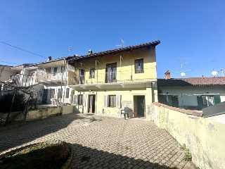 zoom immagine (Casa singola 180 mq, soggiorno, 6 camere, zona Torrazza Piemonte - Centro)